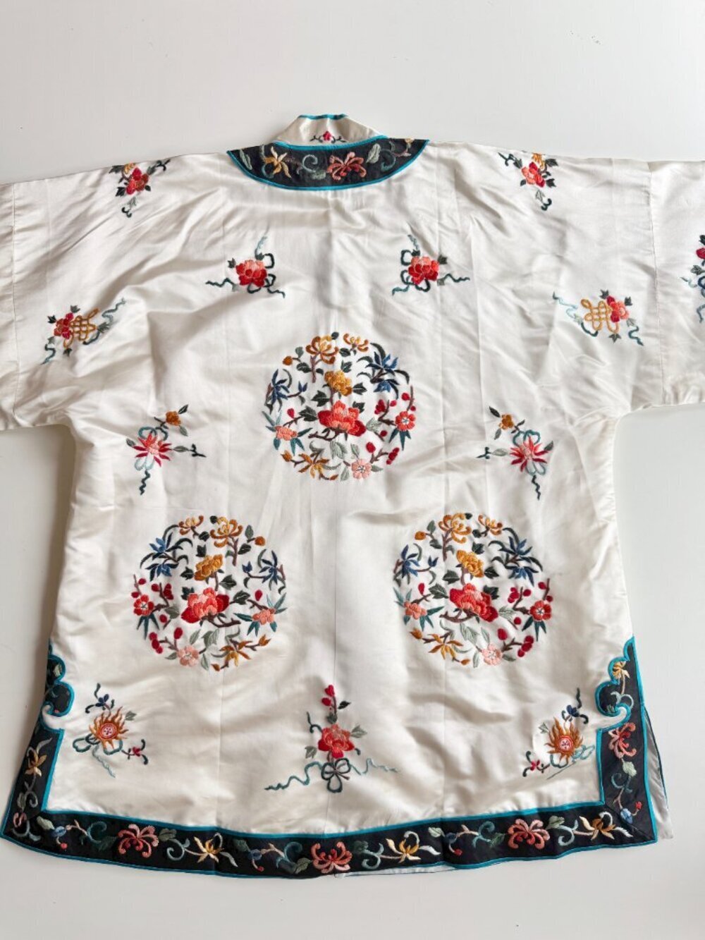 Vintage 60's ESME White Embroidered Oriental 100% Silk Blouse Skirt Set, Size XL - Picture 9 of 16